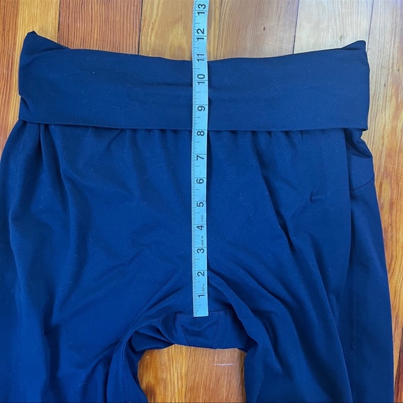 Patagonia Women's Trail Beta Capri Leggings Navy Size Small - Picture 7 of 10